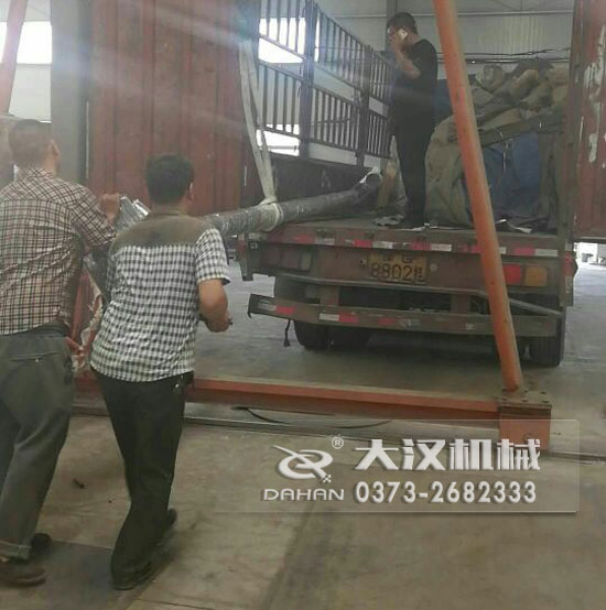 不锈钢螺旋输送机发货