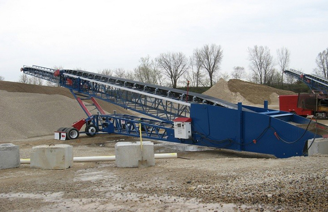 电动升降皮带输送机