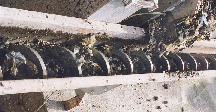 无轴，没有中心轴，承载力小